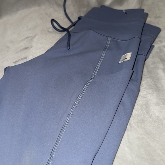Vuori Daily Pocket Legging In Mercury Size: X-Small - Picture 1 of 7